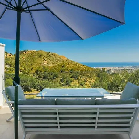 Incredible Views & Pool Near Pueblo *