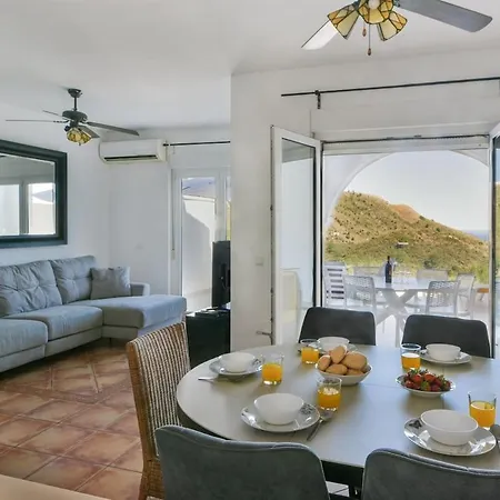 Incredible Views & Pool Near Pueblo